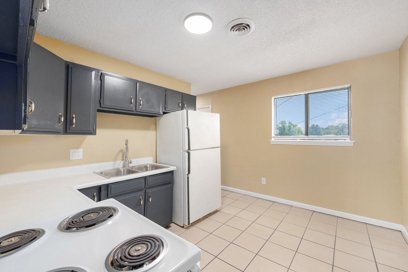 Beautiful 2BR/1BA Duplex in Independence! – photo 5