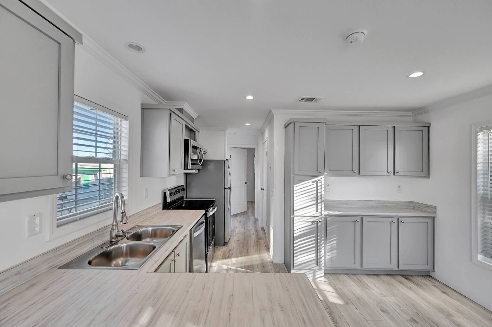 1701 Post Rd – photo 5