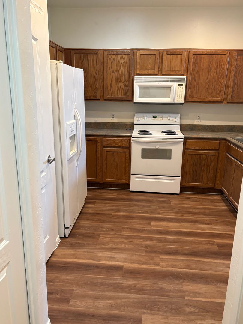 Must See 3 bedroom home! Near Downtown and A Mountain! A/C! Split Level! – photo 3