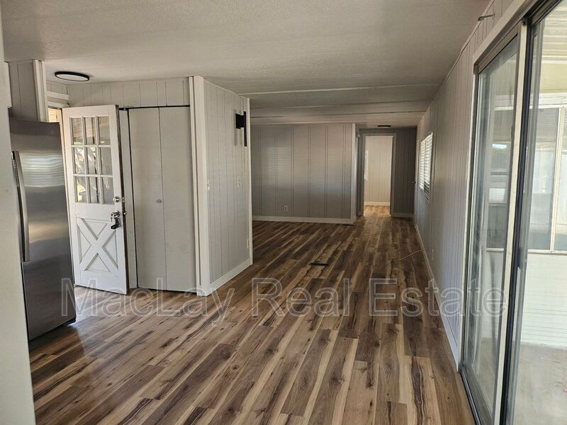901 S 95Th Street – photo 3