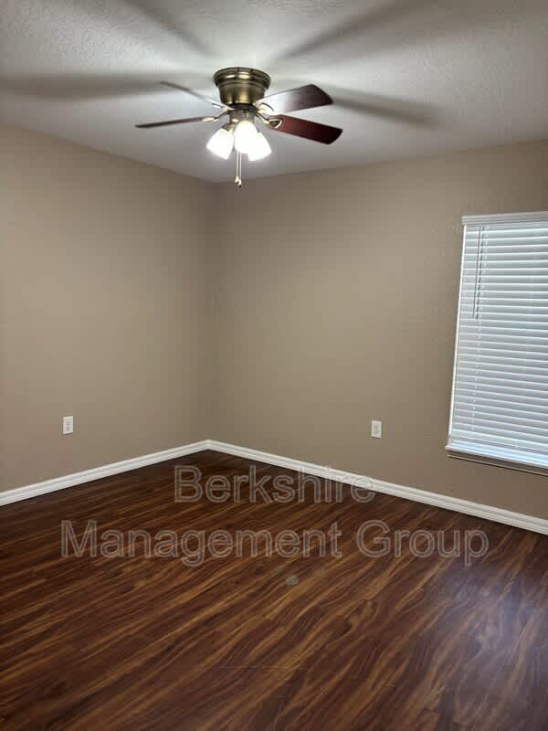 2405 Avenue C Sw – photo 5