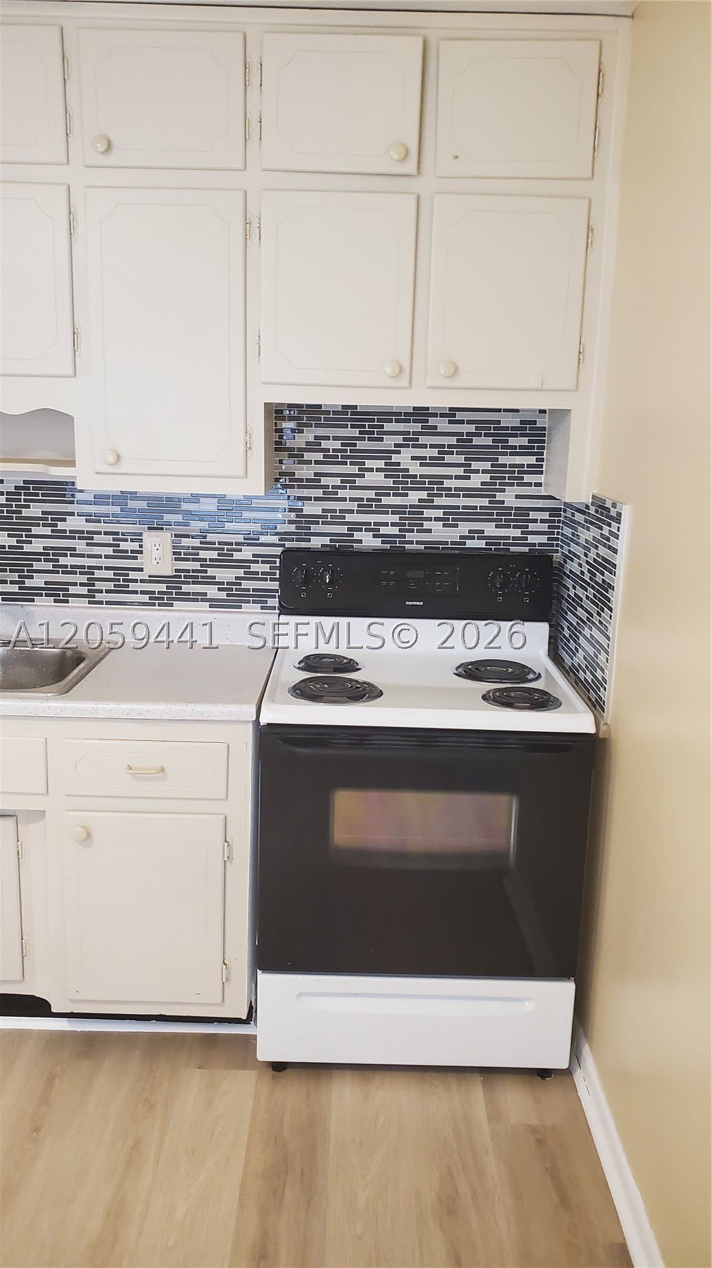 619 N D St – photo 4