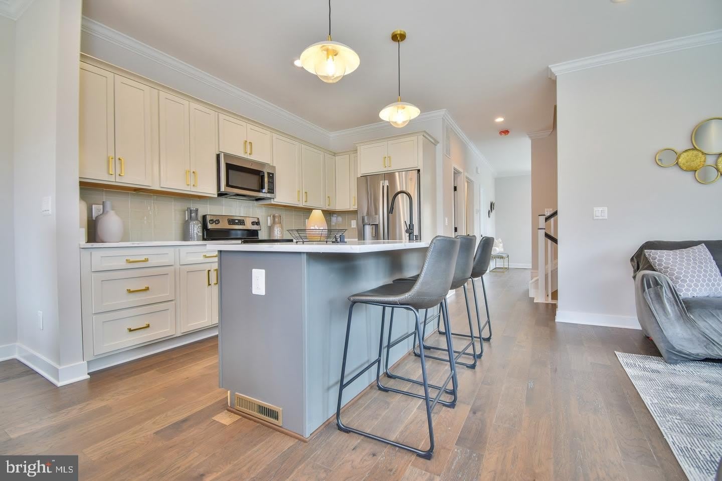 8276 SAFARIAN Way – photo 4