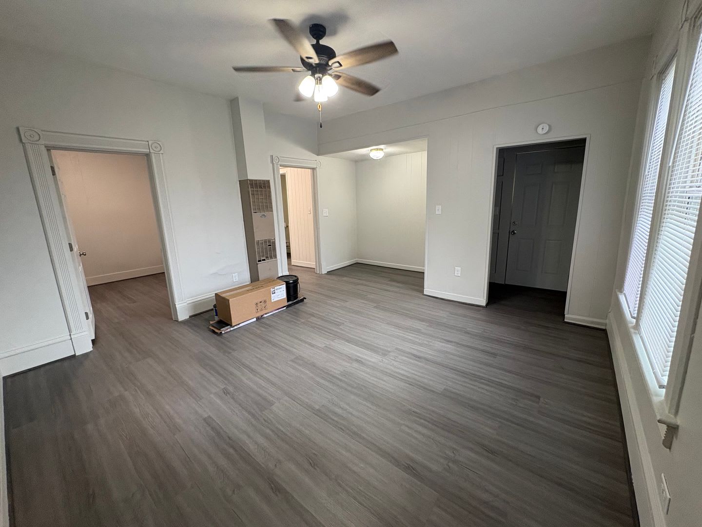 545 Balcom St – photo 4