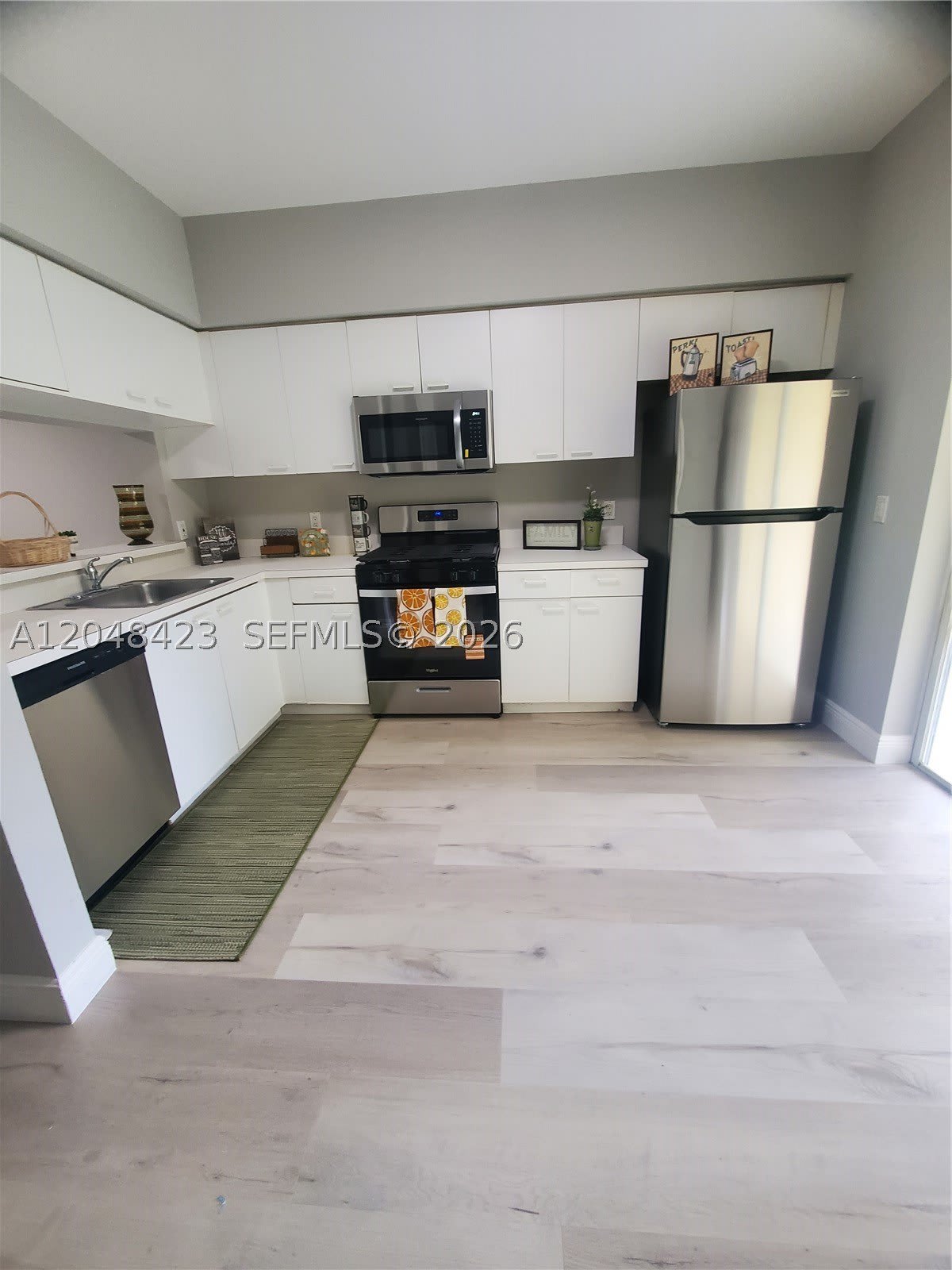 7858 Dixie Beach Cir – photo 4