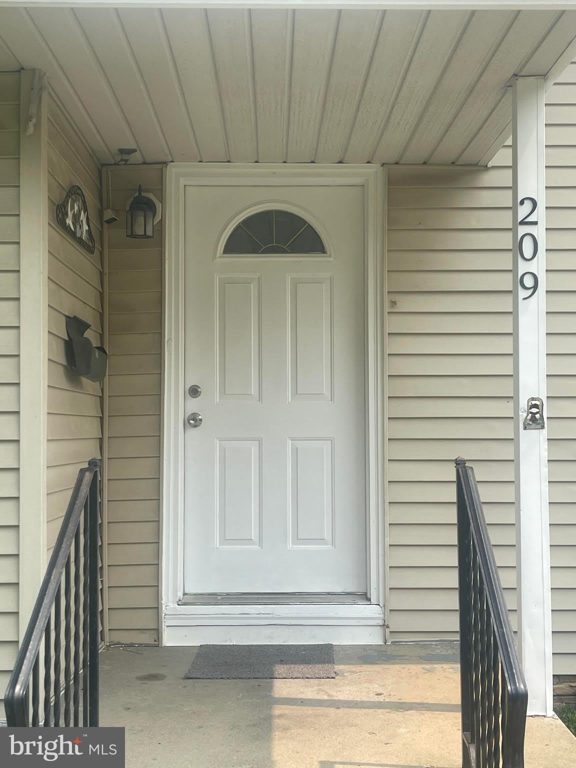 209 MAINE Avenue – photo 2