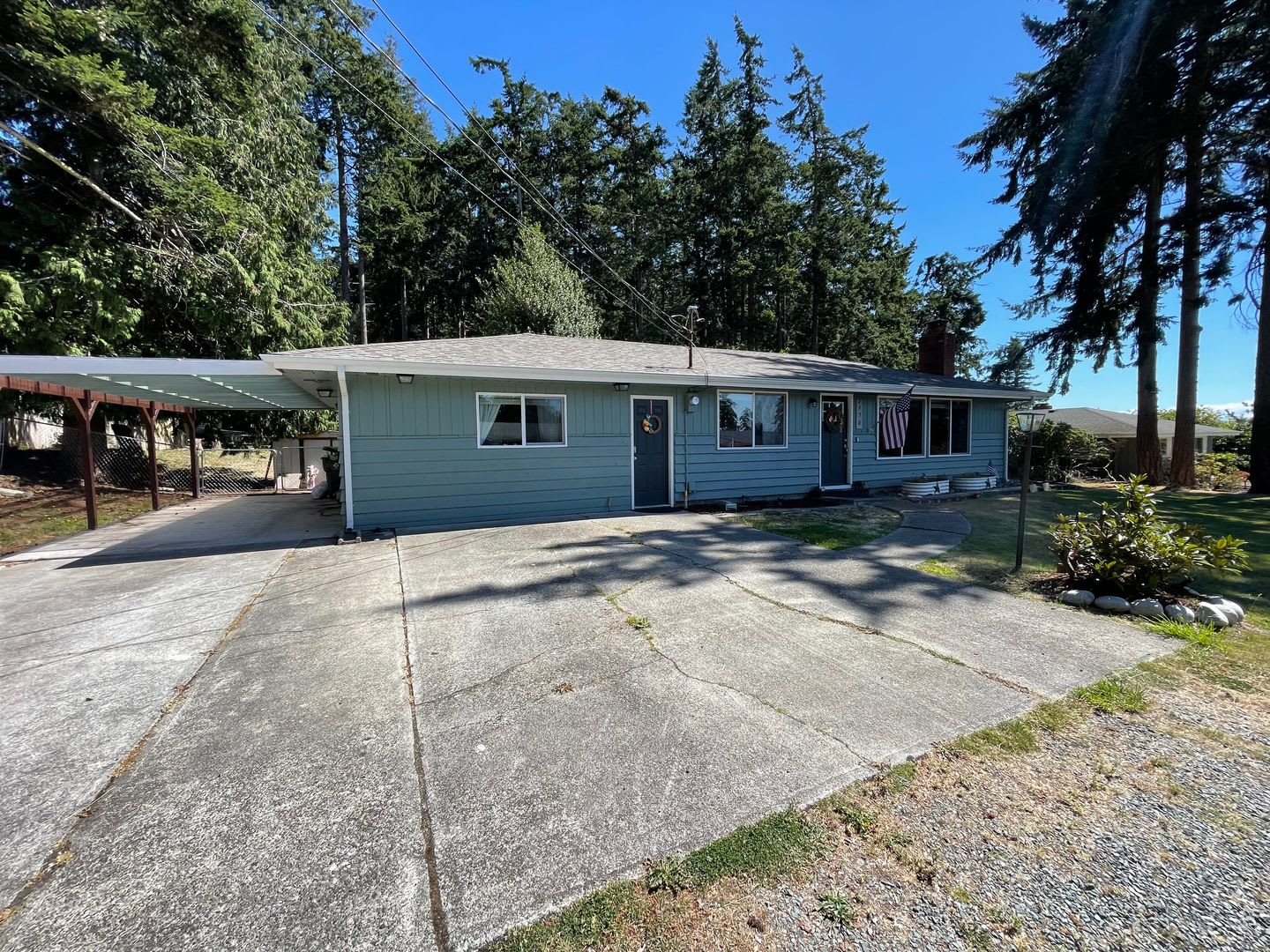Spacious 3-Bedroom Home Near NAS Whidbey with Large Backyard – photo 2