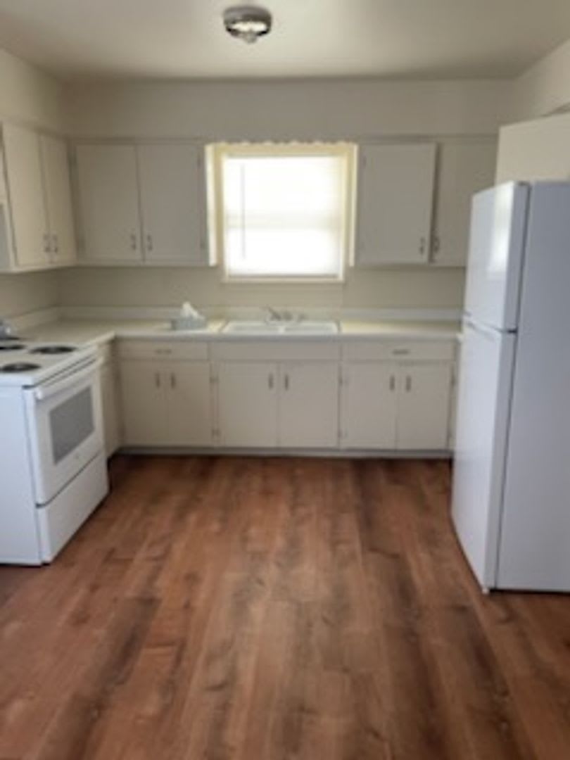 Nice Home In The Ridgecrest Area Pets Negotiable With Owners Approval – photo 4