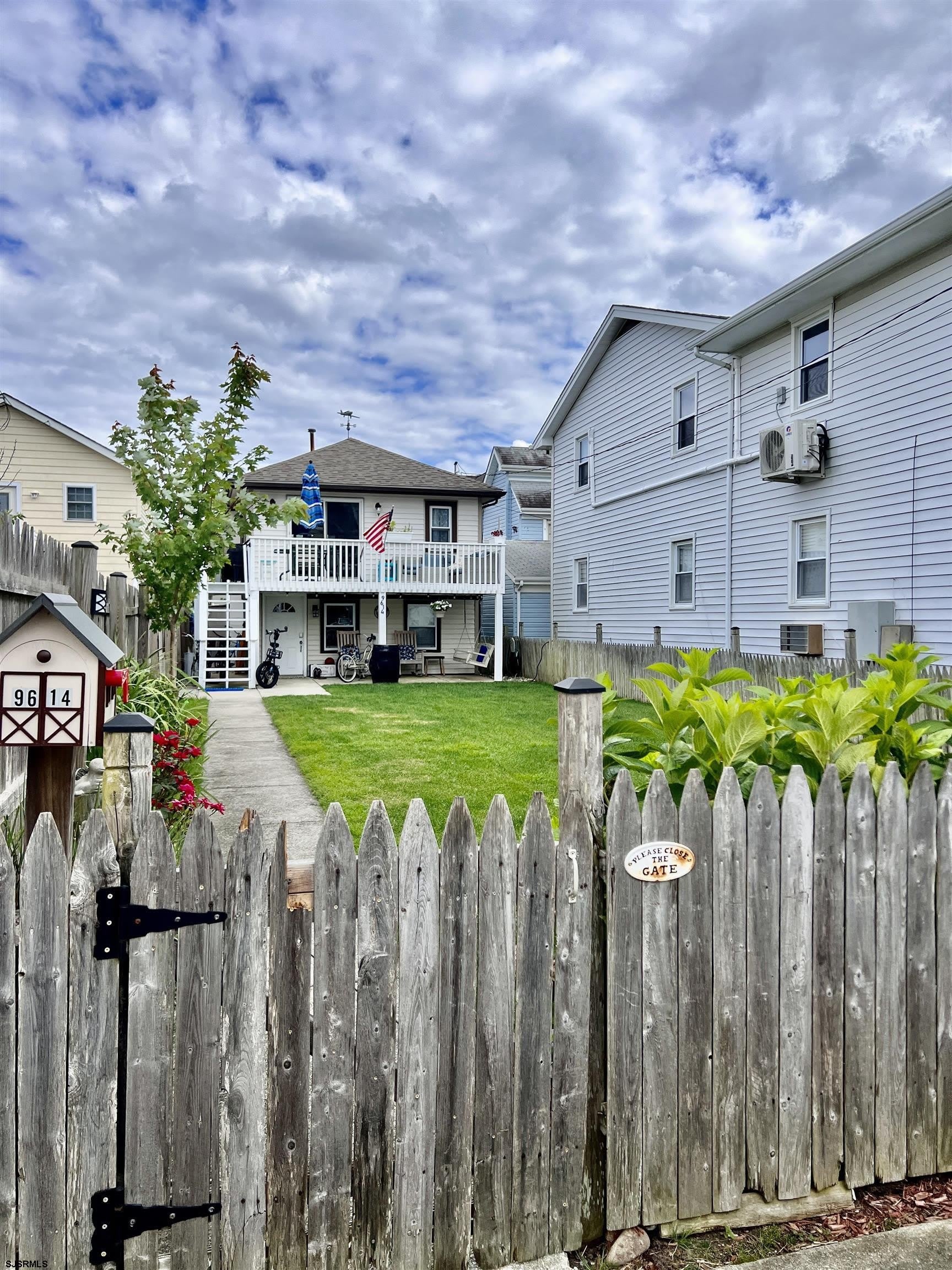 9614 Monmouth Ave – photo 2