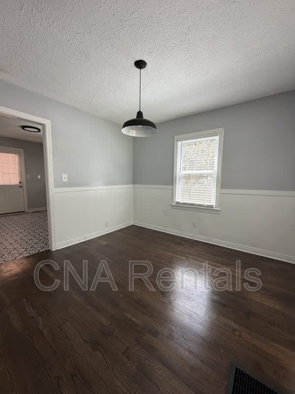 2047 Benson Ave SE – photo 4