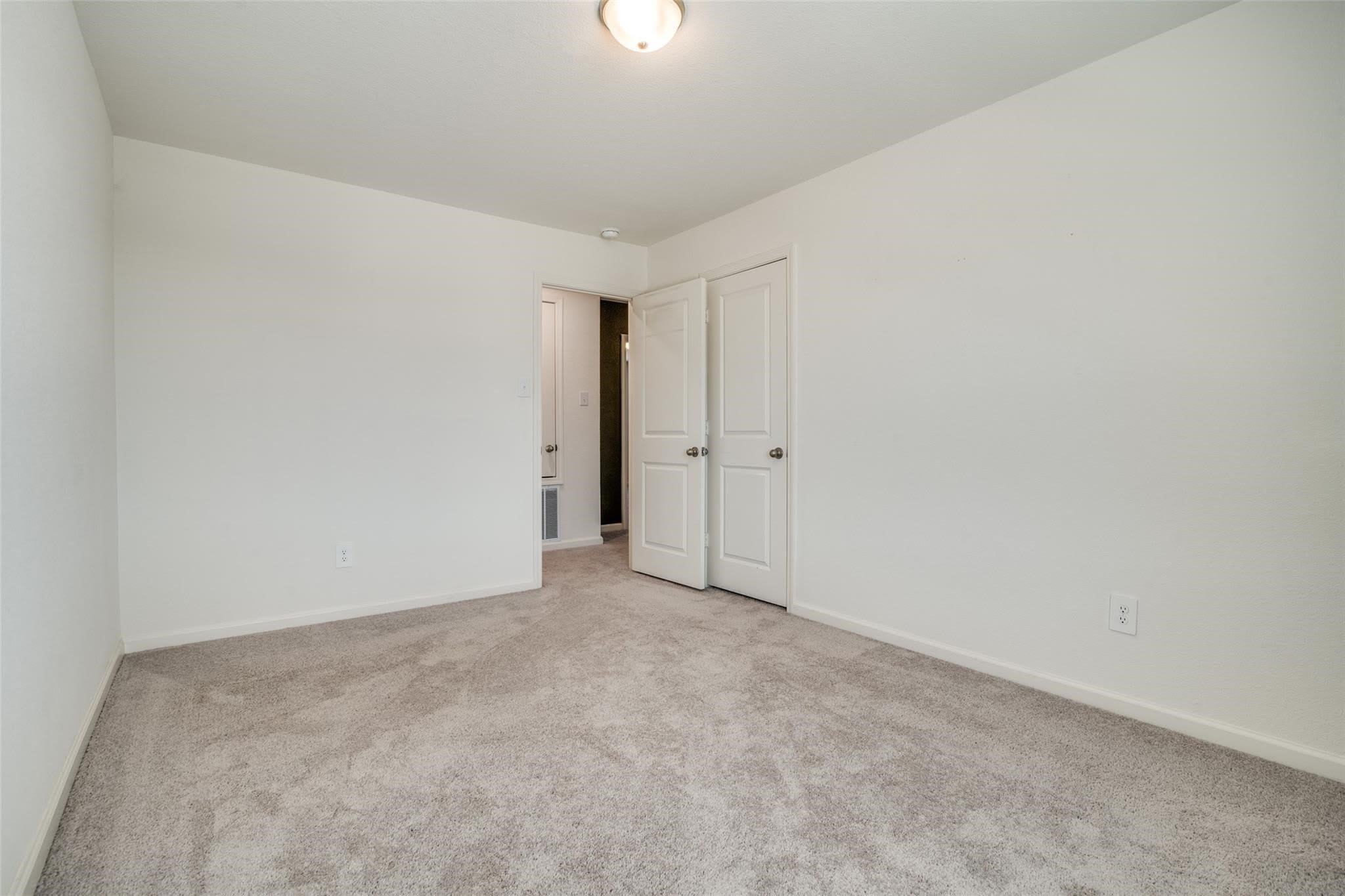 731 Yorkshire Drive – photo 5