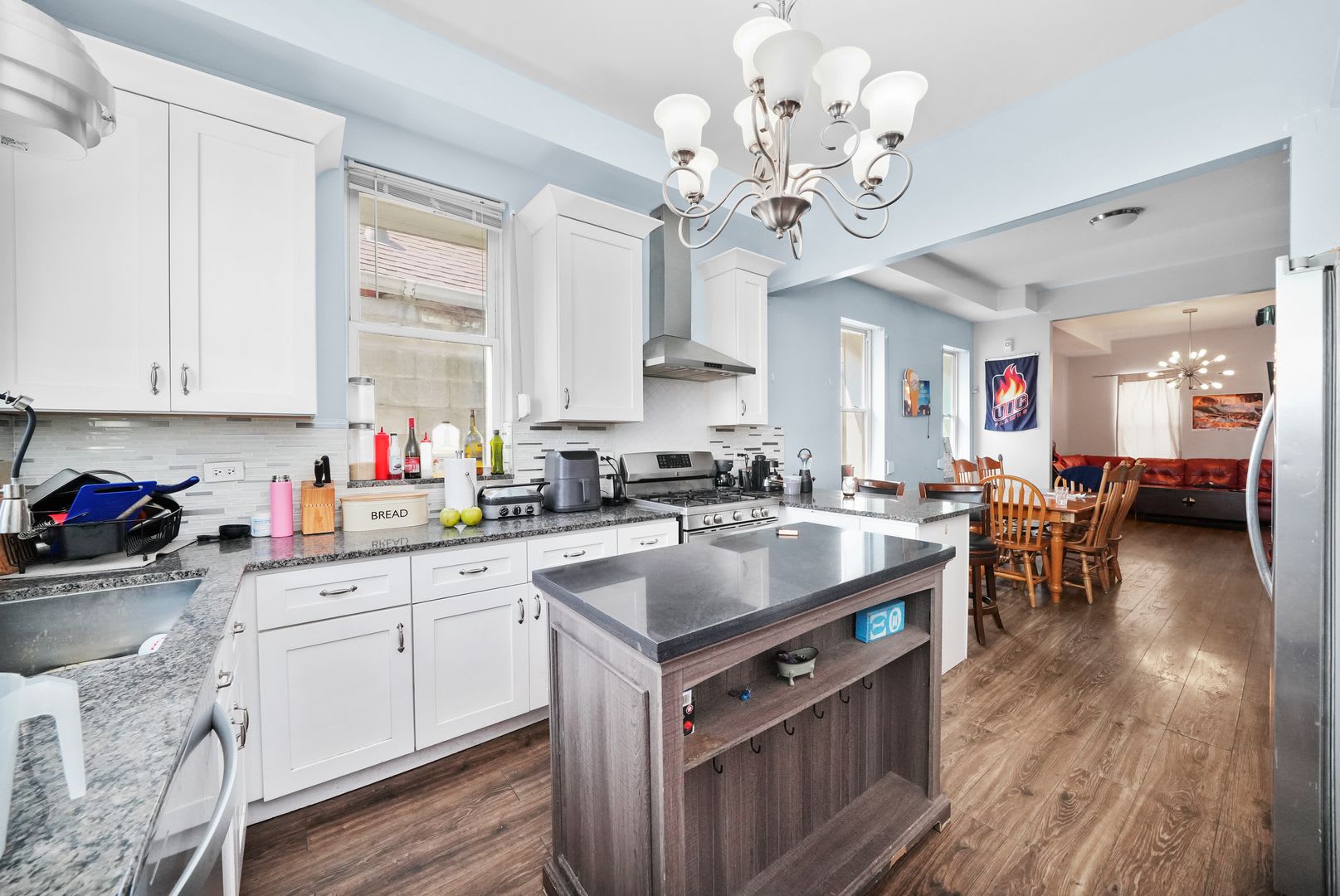 1307 S Ashland Ave. Spacious Home with 4 bedrooms – photo 3