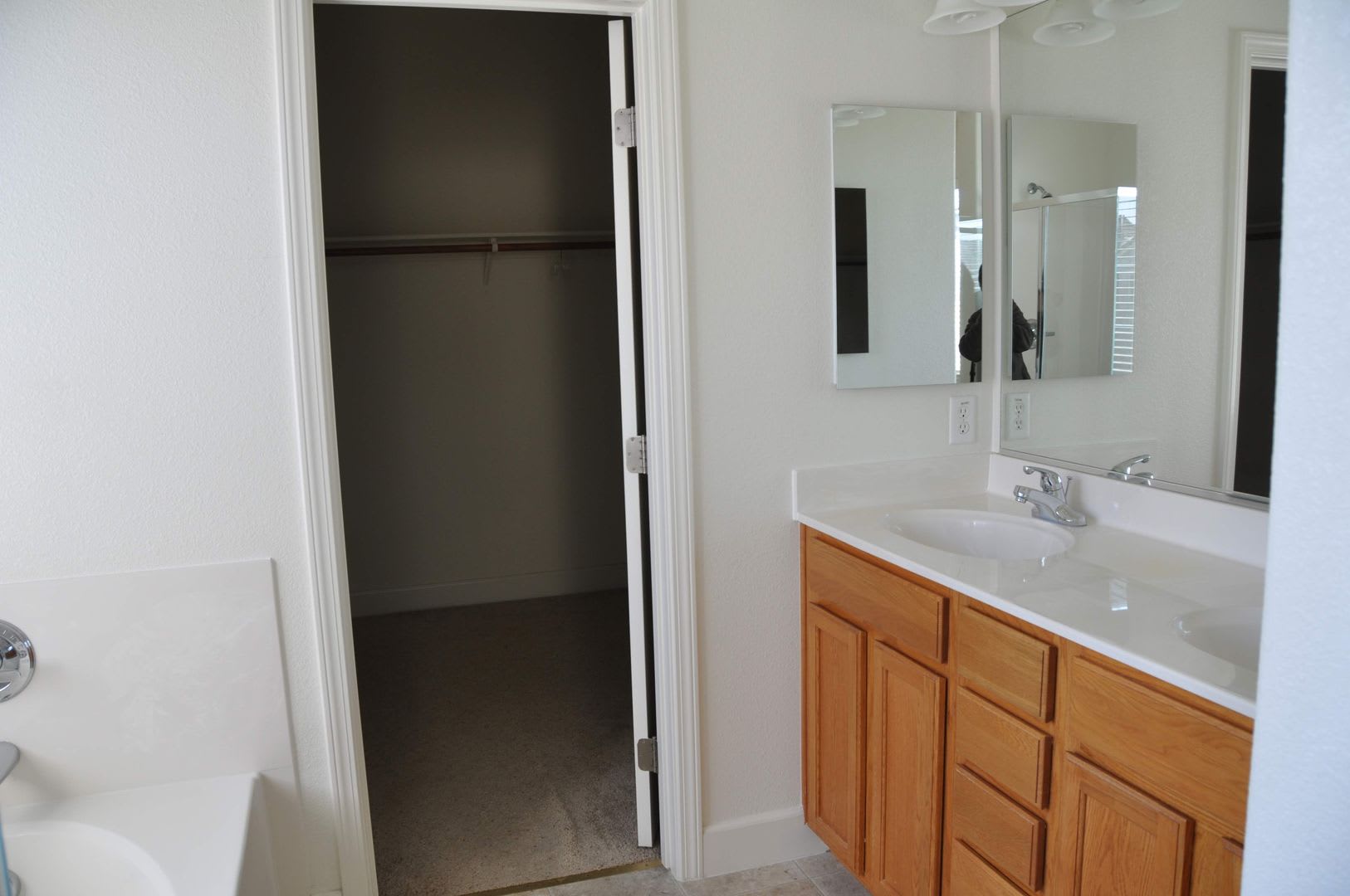 Beautiful North Natomas 3 bed 2 bath plus large LOFT! – photo 5
