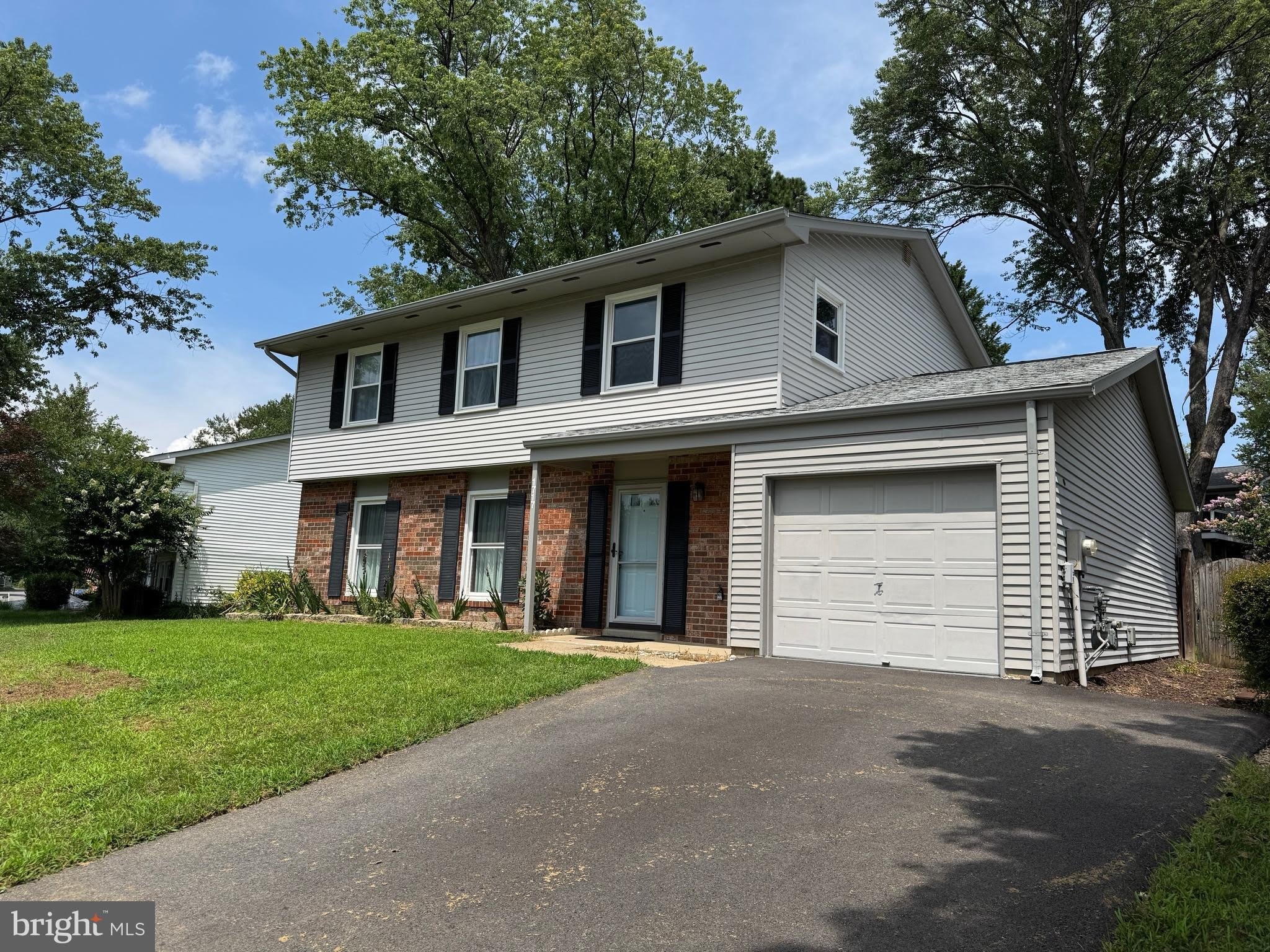 1717 FALLSWAY Drive – photo 1