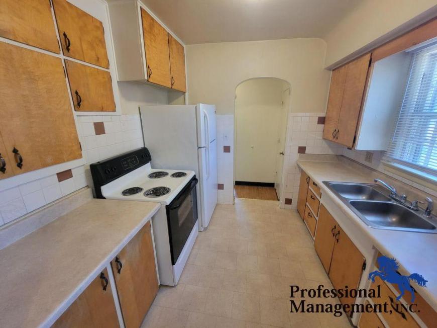 752 Alderson Ave – photo 4