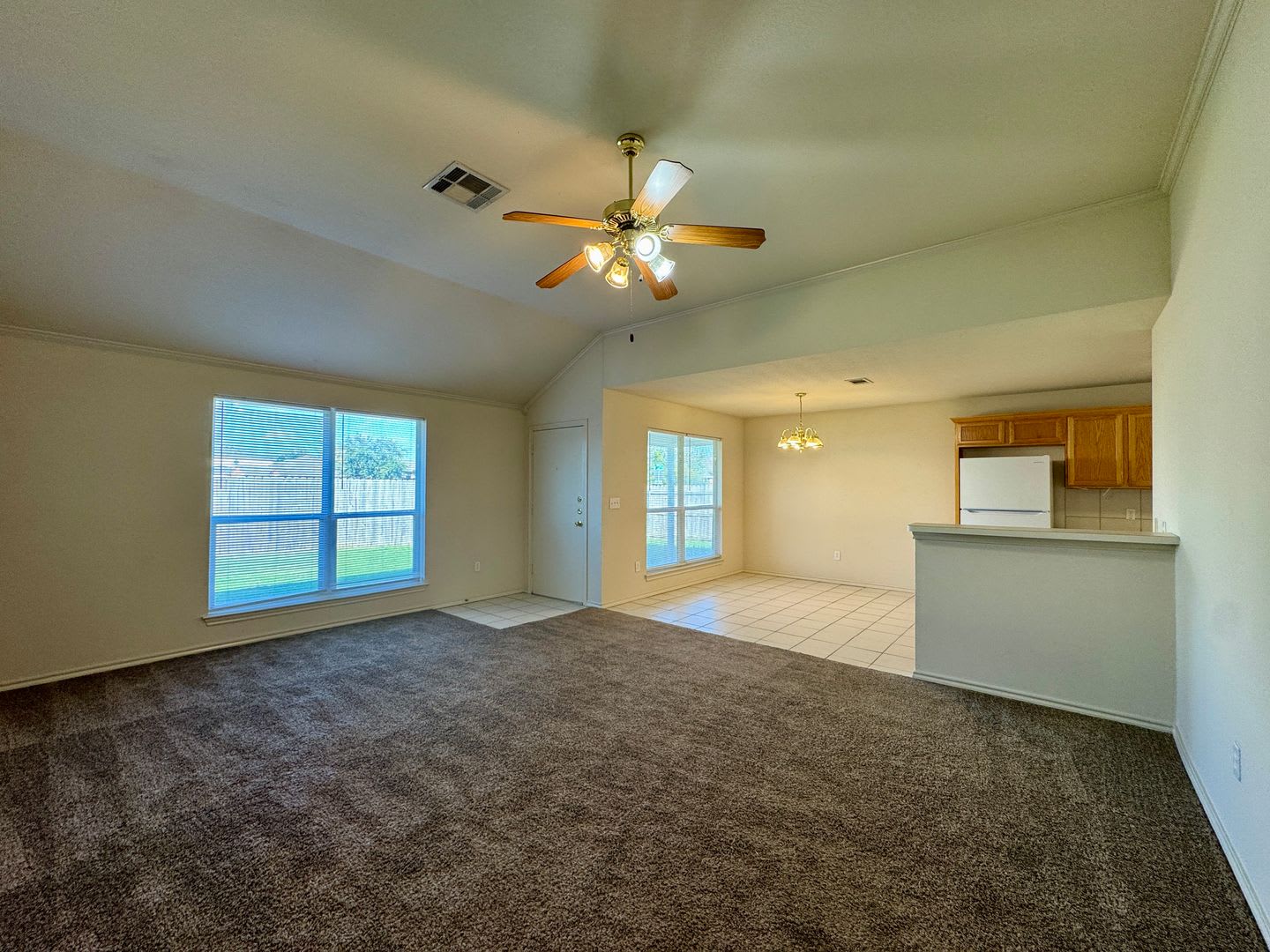 Duplex *LEASING SPECIAL AVAILABLE* – photo 3