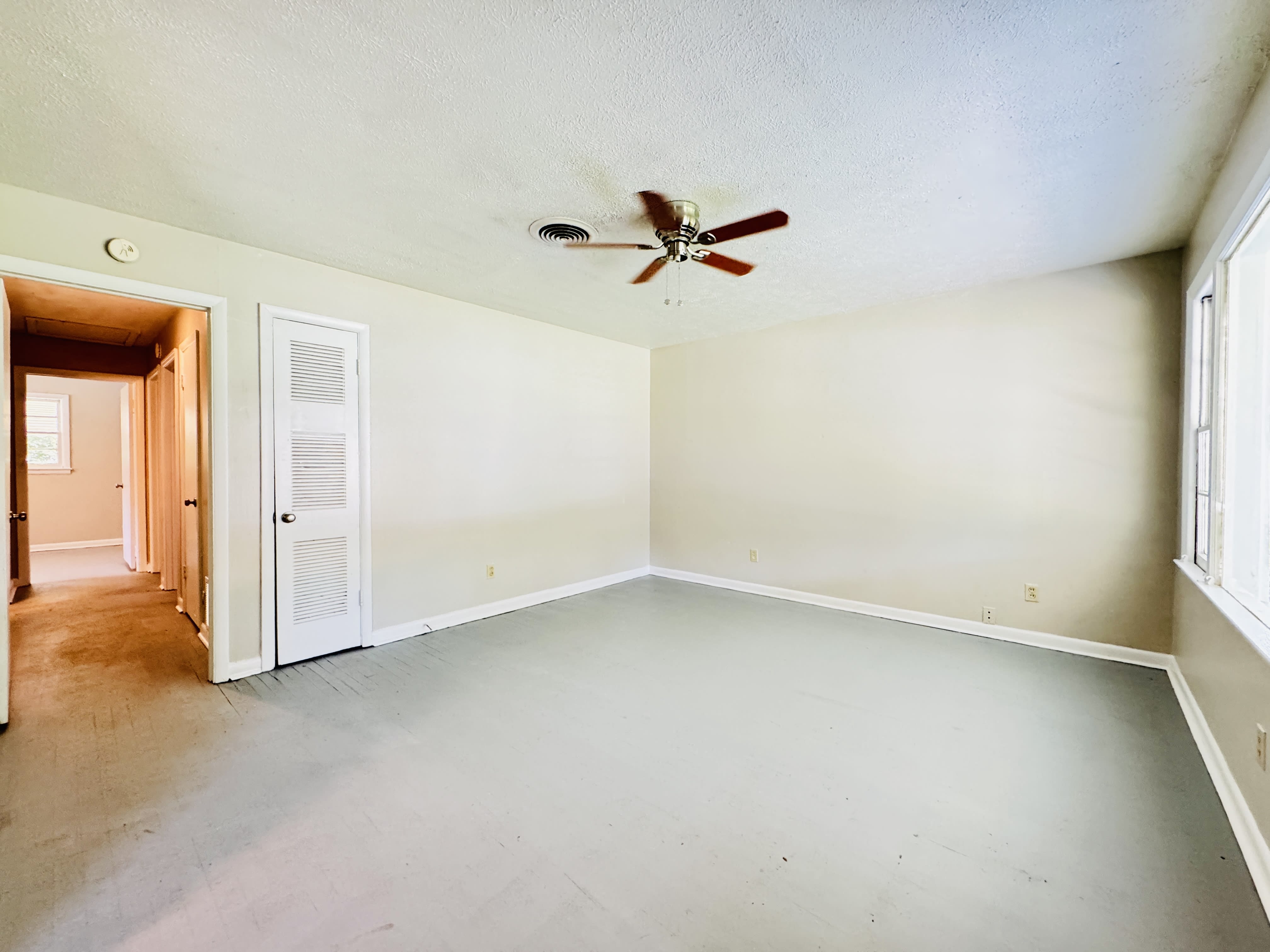 1048 Vera Dr – photo 3