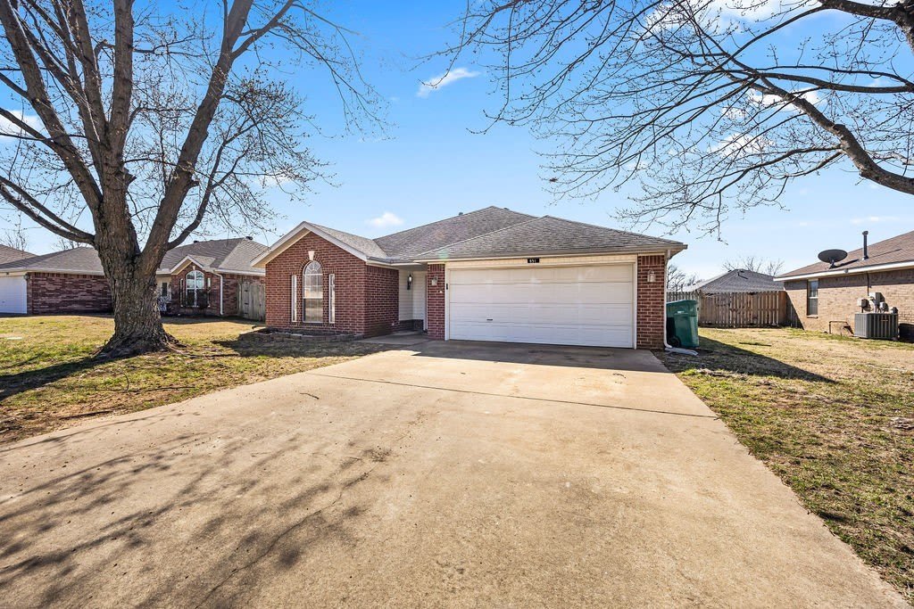 851 Honeysuckle Drive – photo 2
