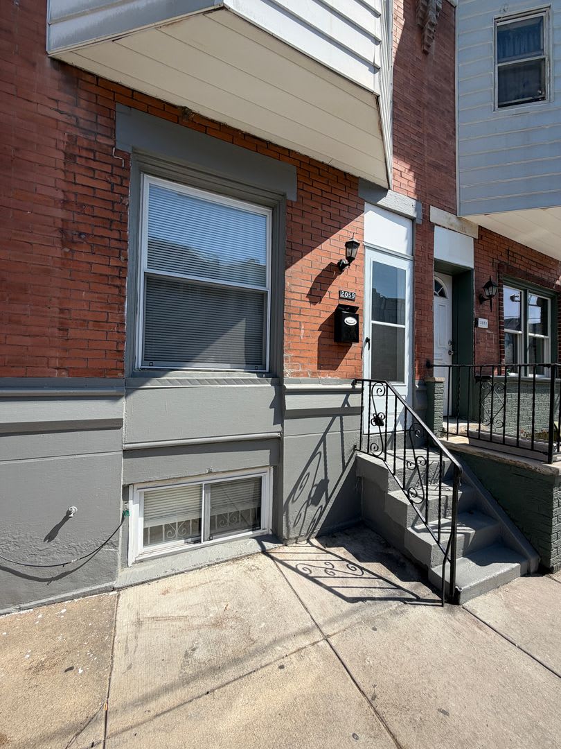Move In Ready 3Br 1Ba South Philly Rowhome With In Unit Laundry 2 Or 3Br Housing Choice Vouchers Welcome – photo 2