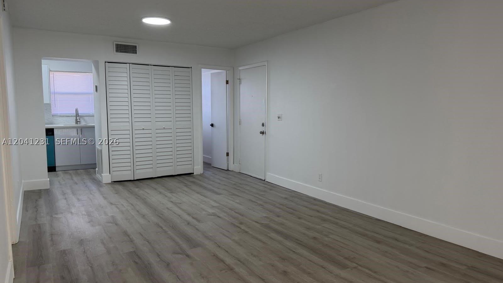 237 Lake Frances Dr – photo 4