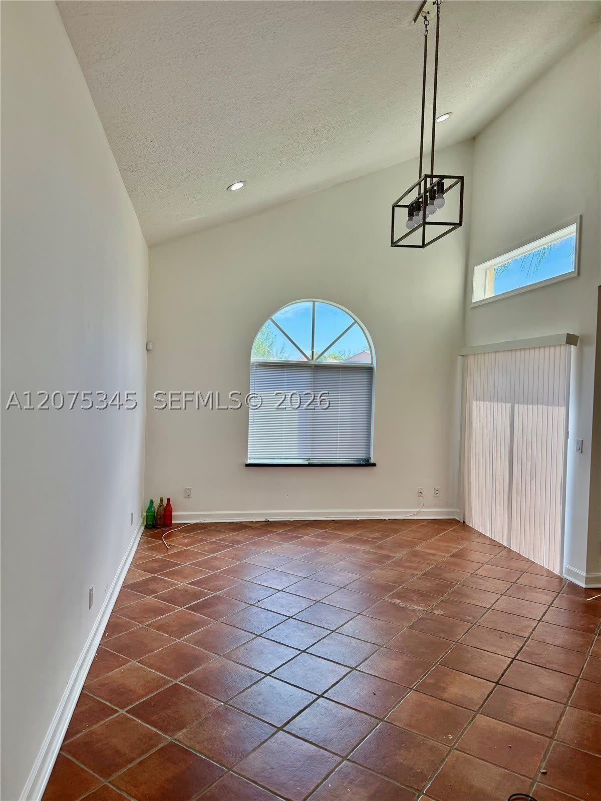 1094 SE 6th Ave – photo 5