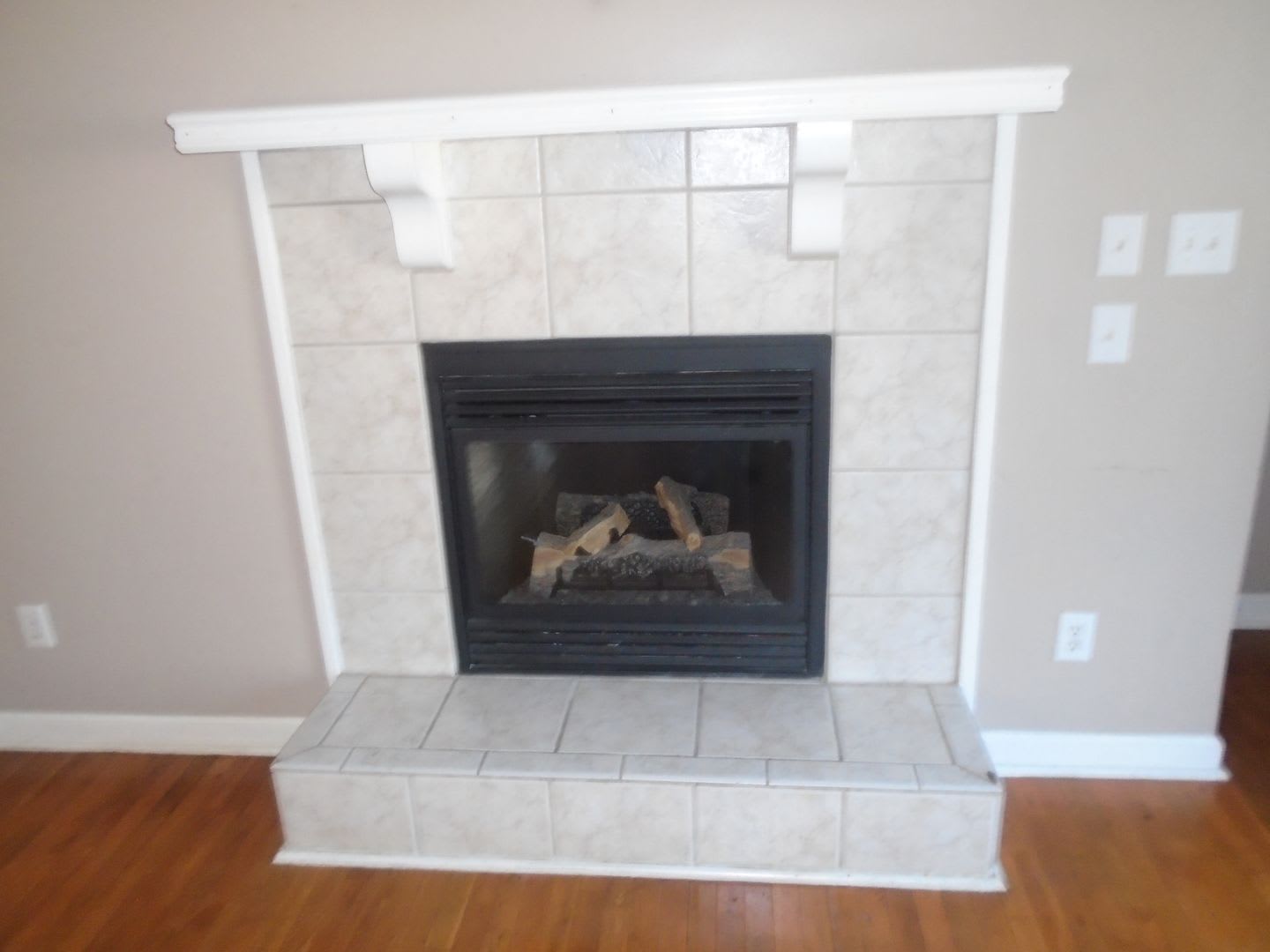 4BD/2BA Available Now! Featuring a half off first full month's rent w/ immediate move in!! – photo 3