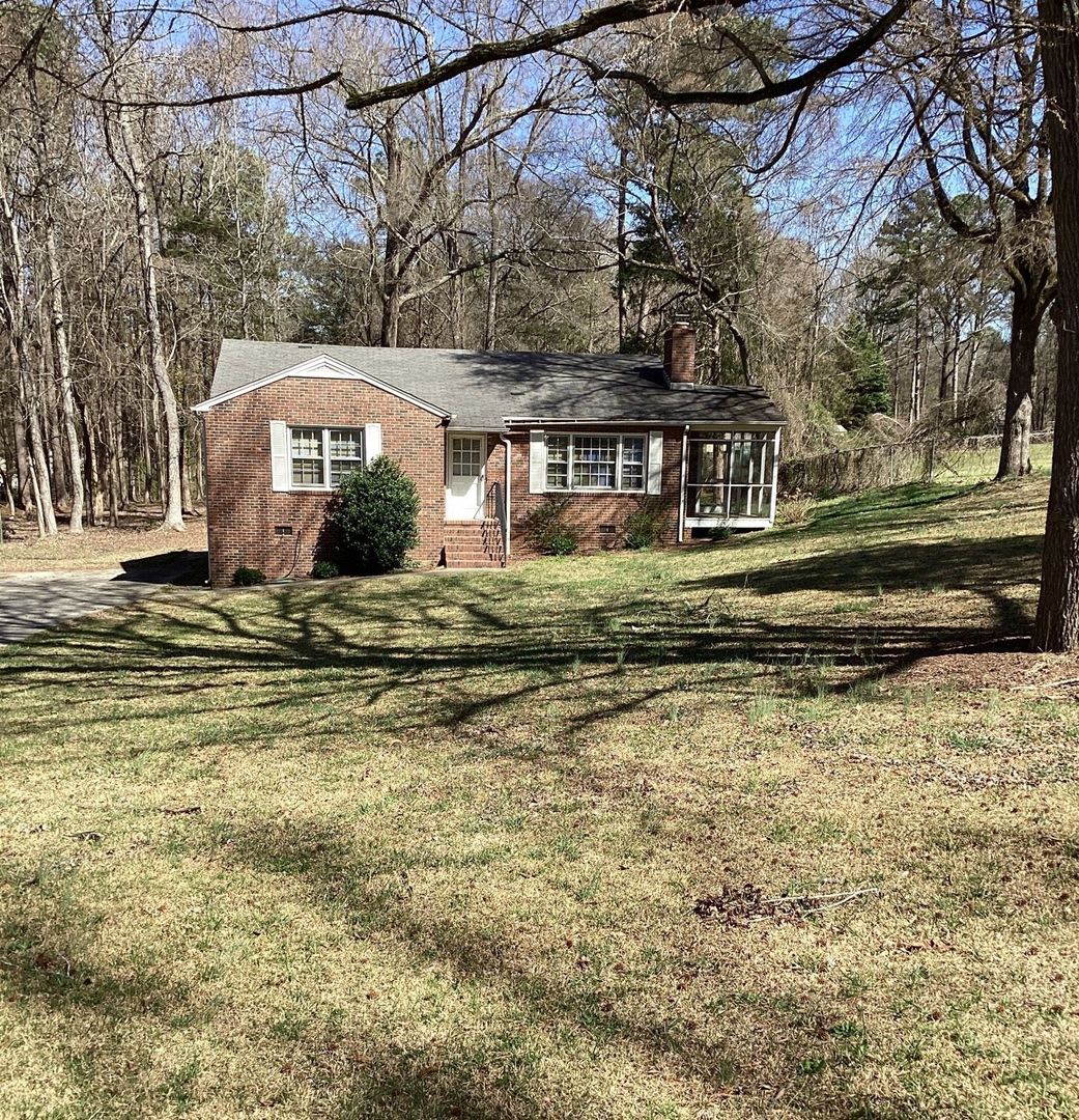 Two bedroom house with large yard in Bel Air Acres!! – photo 3