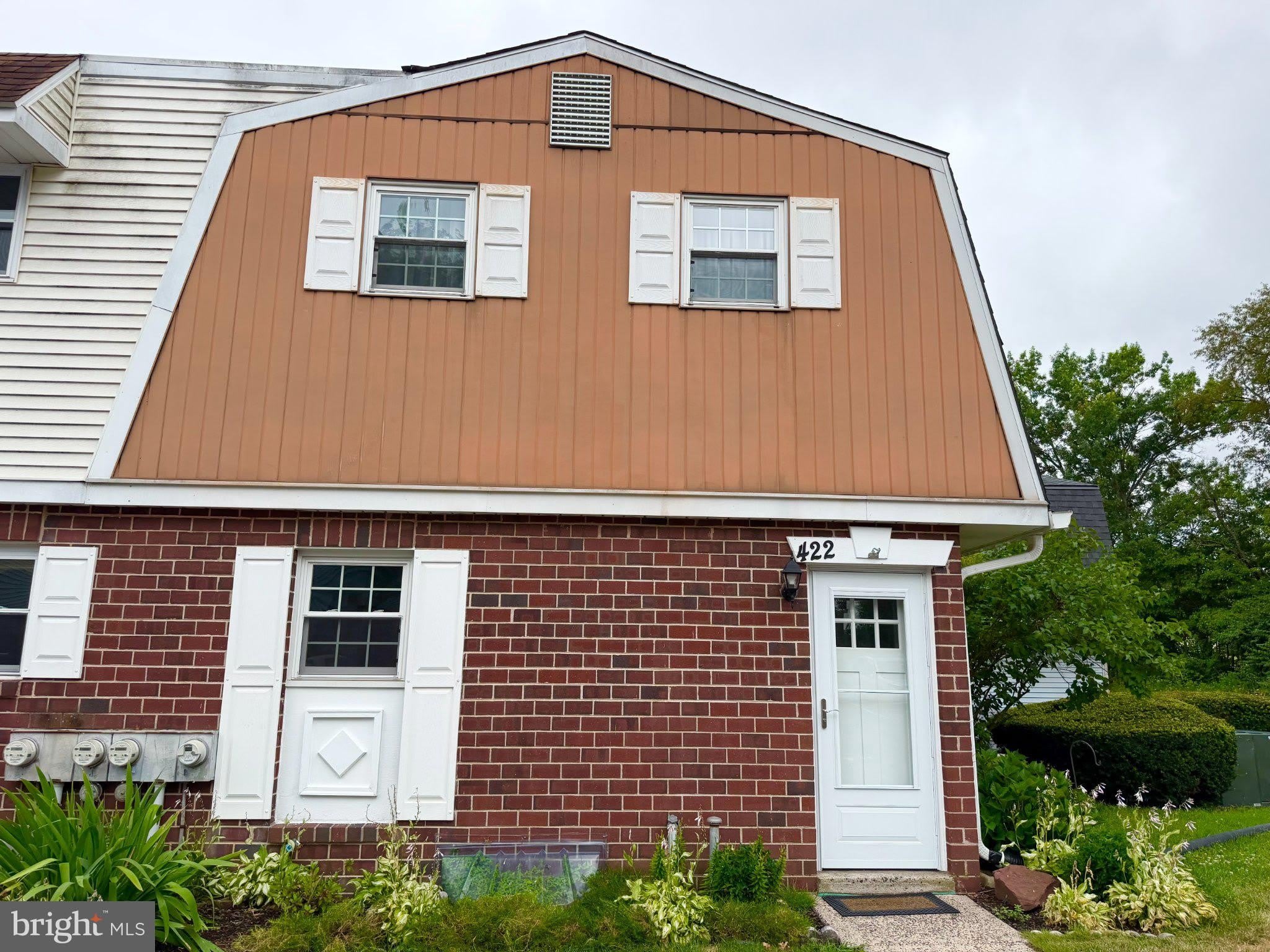 422 VILLAGE Lane – photo 1