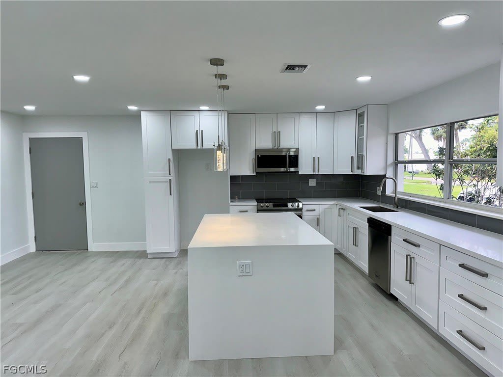 6187 Island Park Court – photo 5