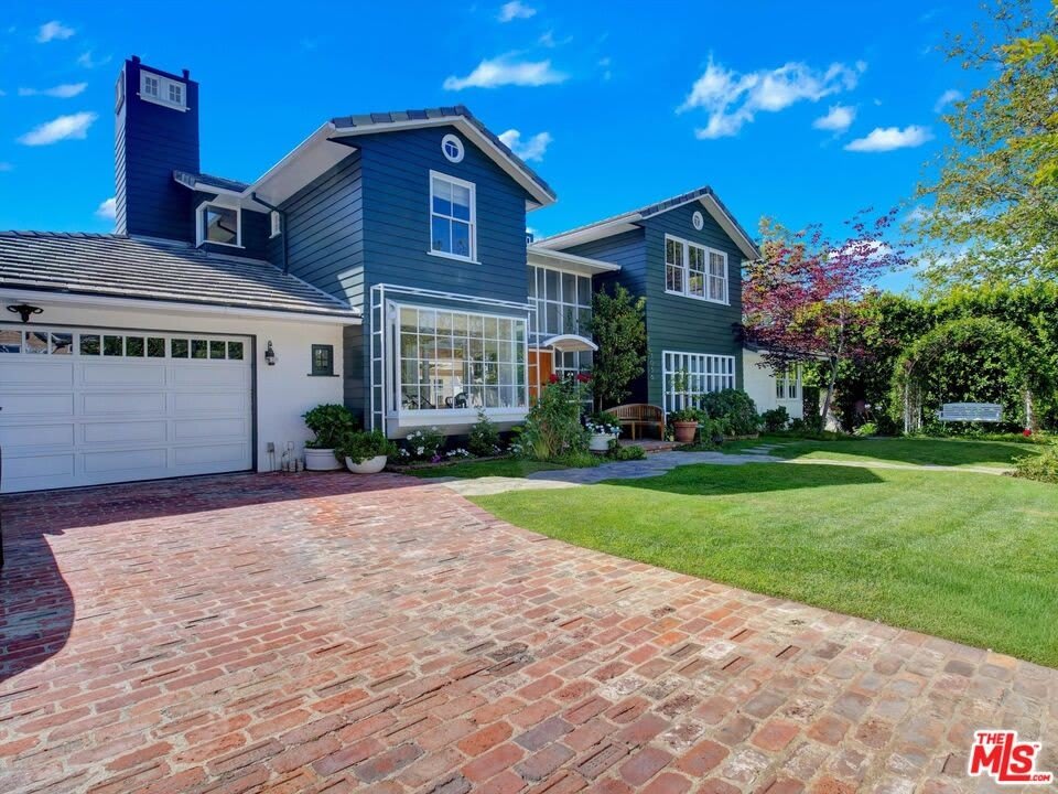 1056 Corsica Dr – photo 2