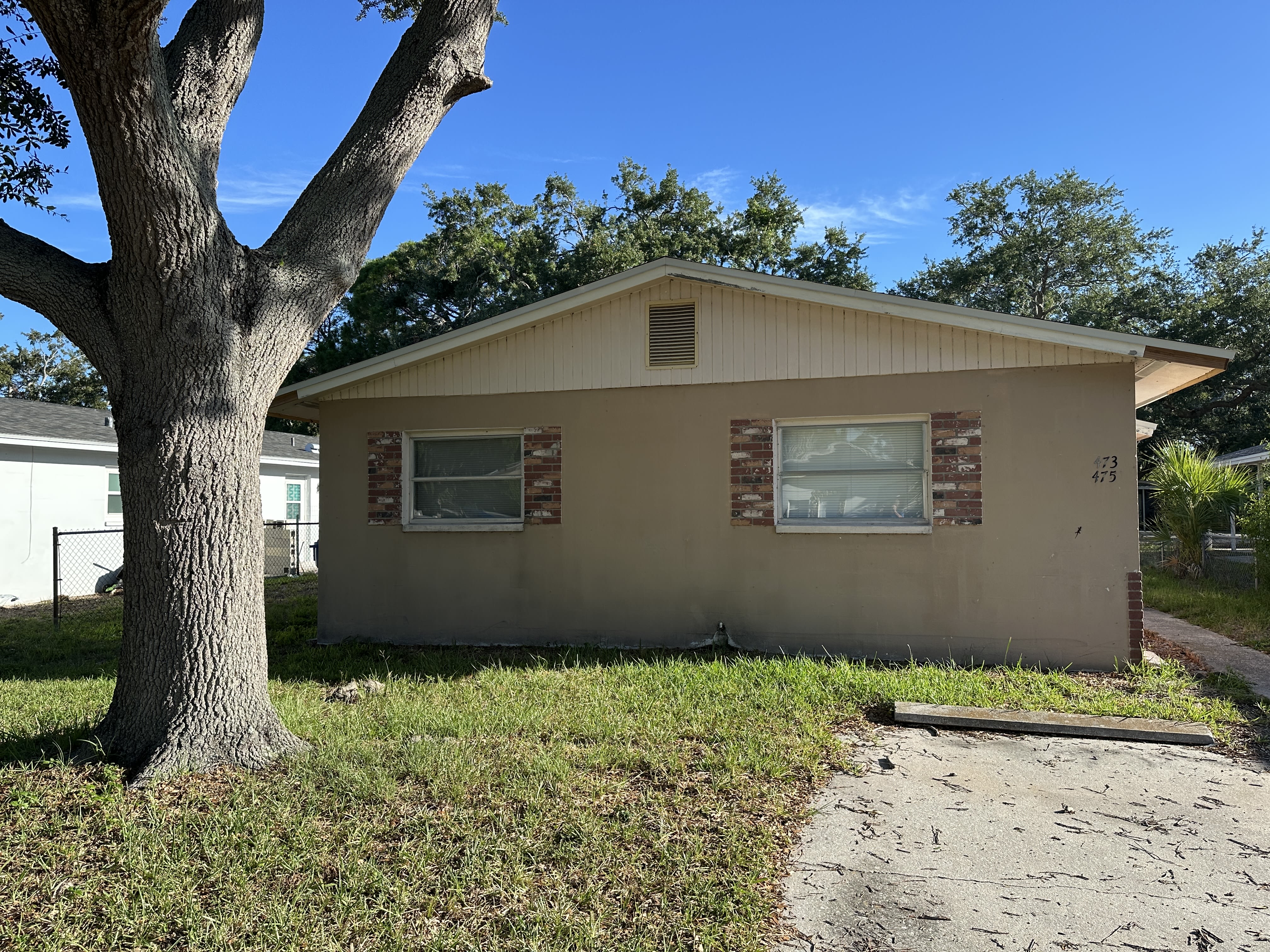 473 93rd Ave N – photo 1