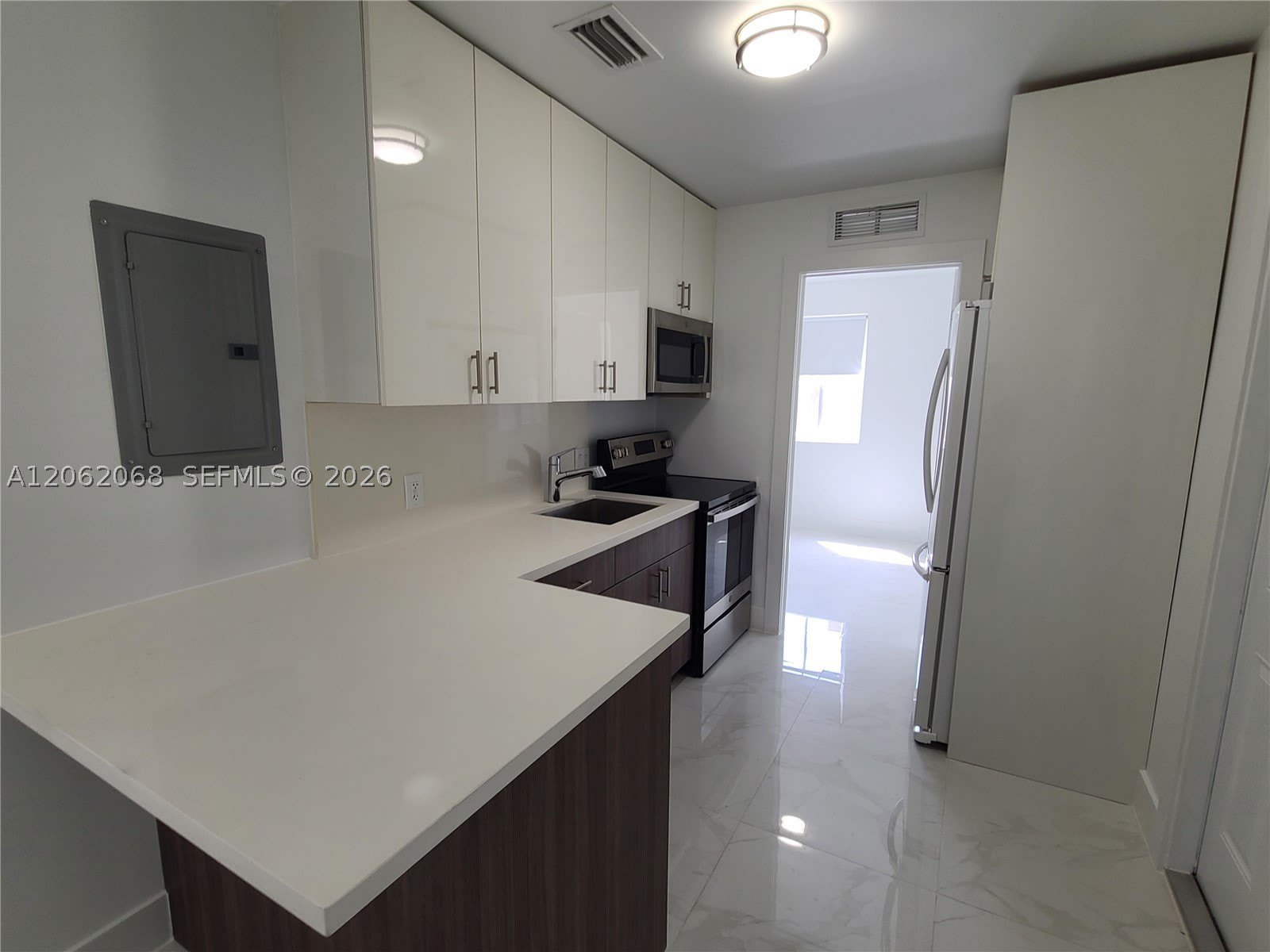 1646 NW 1st Pl – photo 4