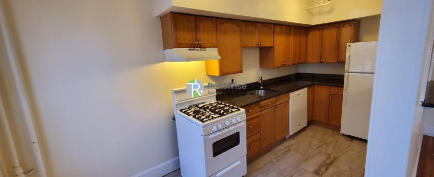 96 Washington St – photo 4