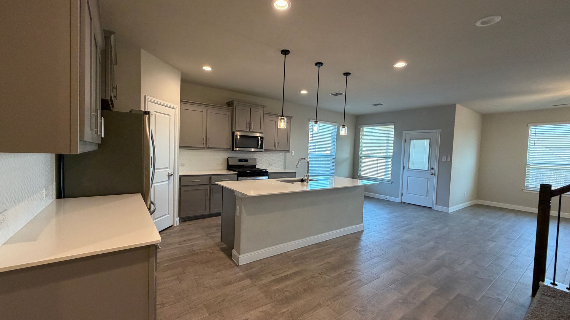 Spacious New Build In Krum School Ready For Move-In – photo 5