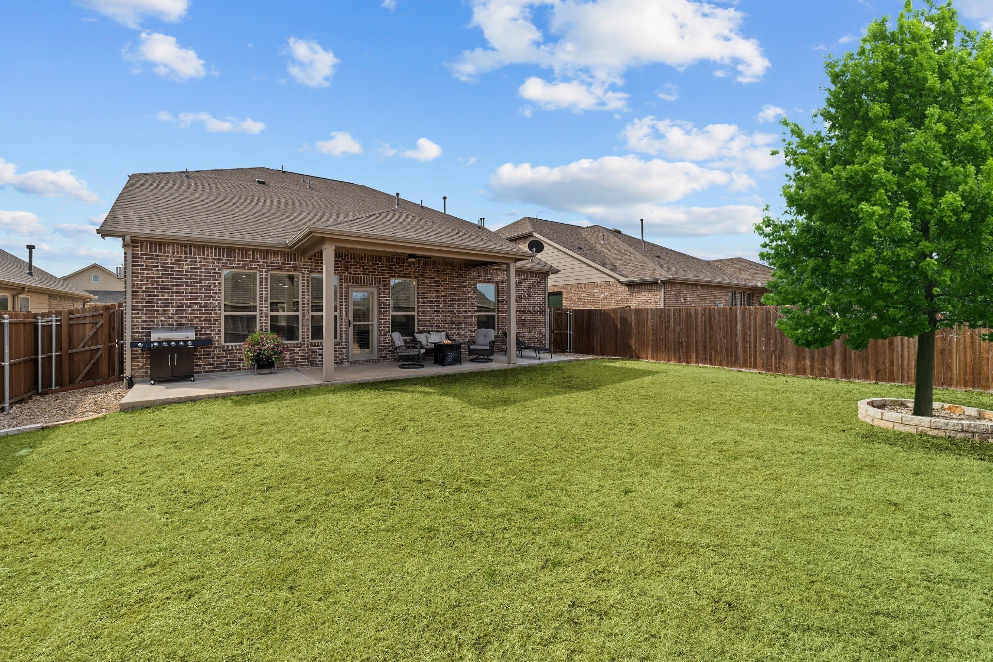 910 Black Hawk Drive – photo 2