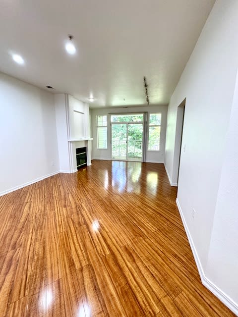 9728 178th Pl Ne Unit 203 – photo 2