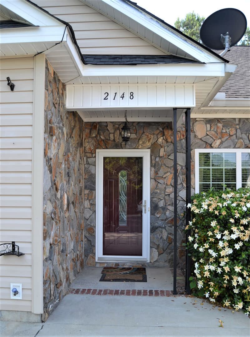FULLY FURNISHED, 2148 Reserve Lane – photo 2