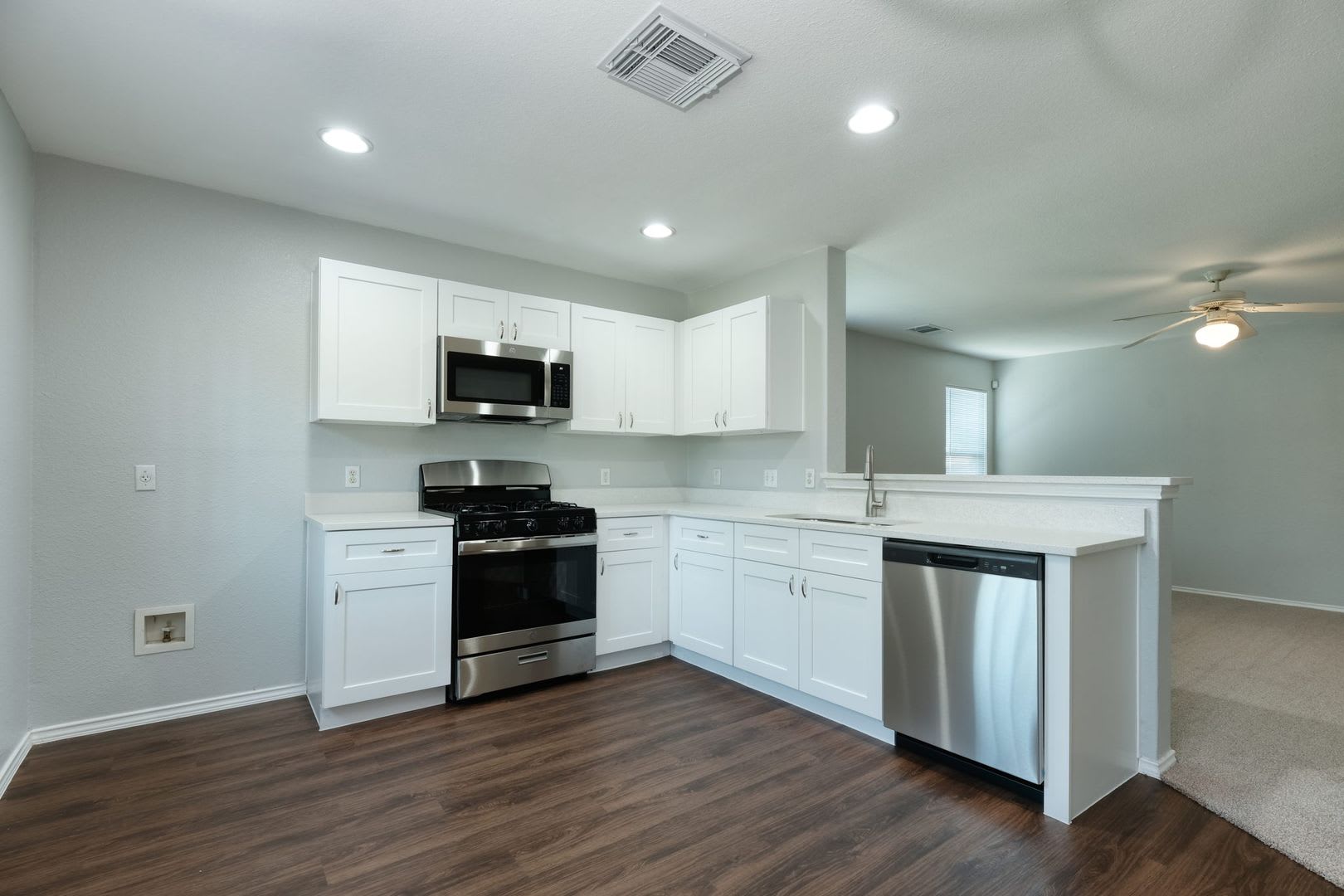 14312 Cummins Way – photo 2