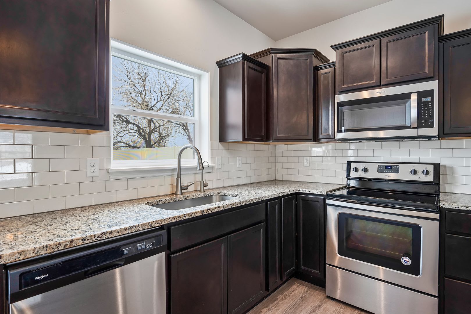 397 Marjorie St – photo 5