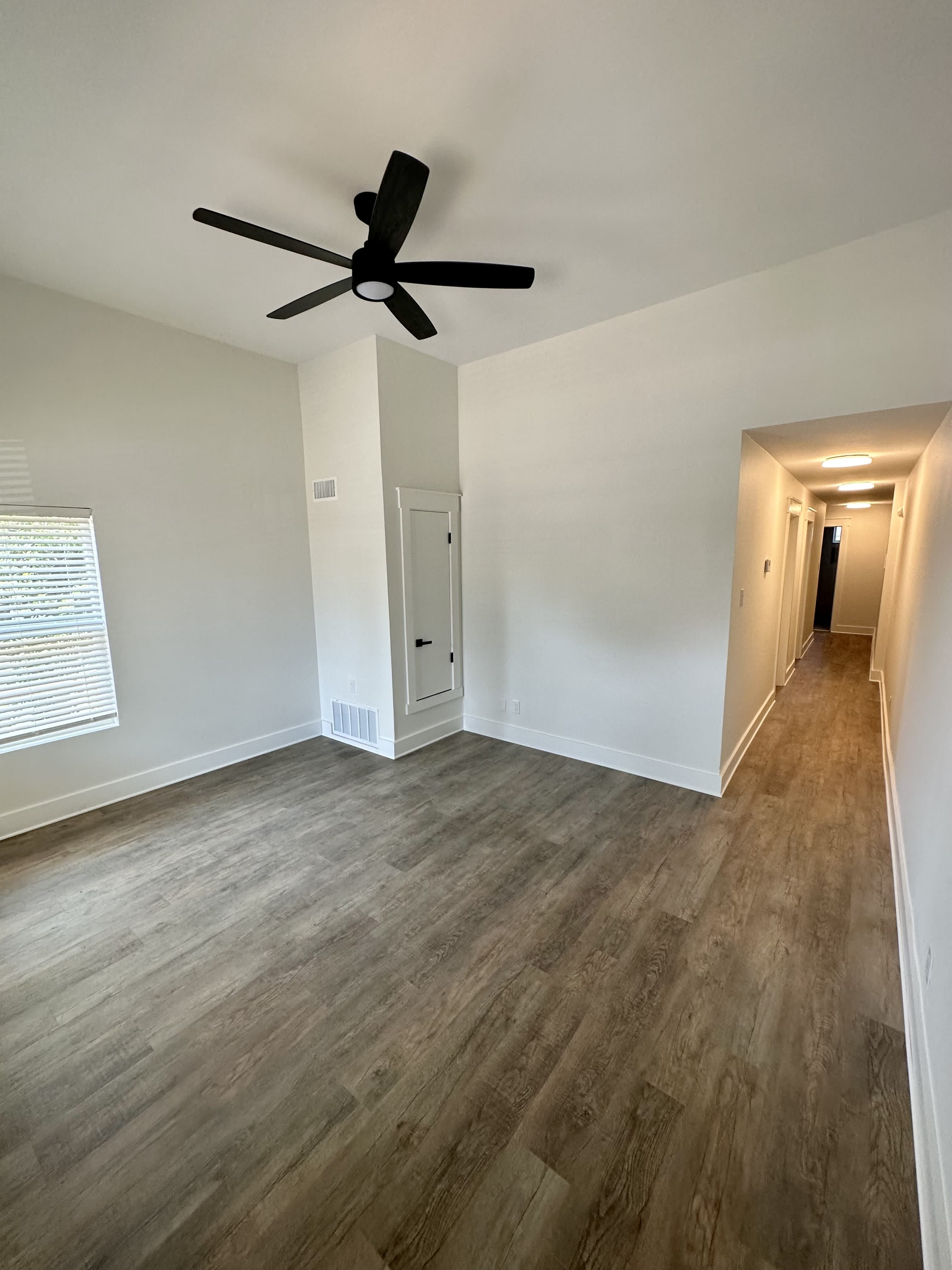1019 Steves Ave – photo 3