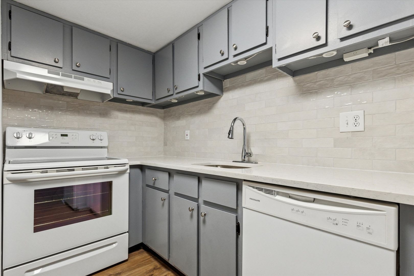 2B/1B First-Floor Flat in Summit House – photo 5
