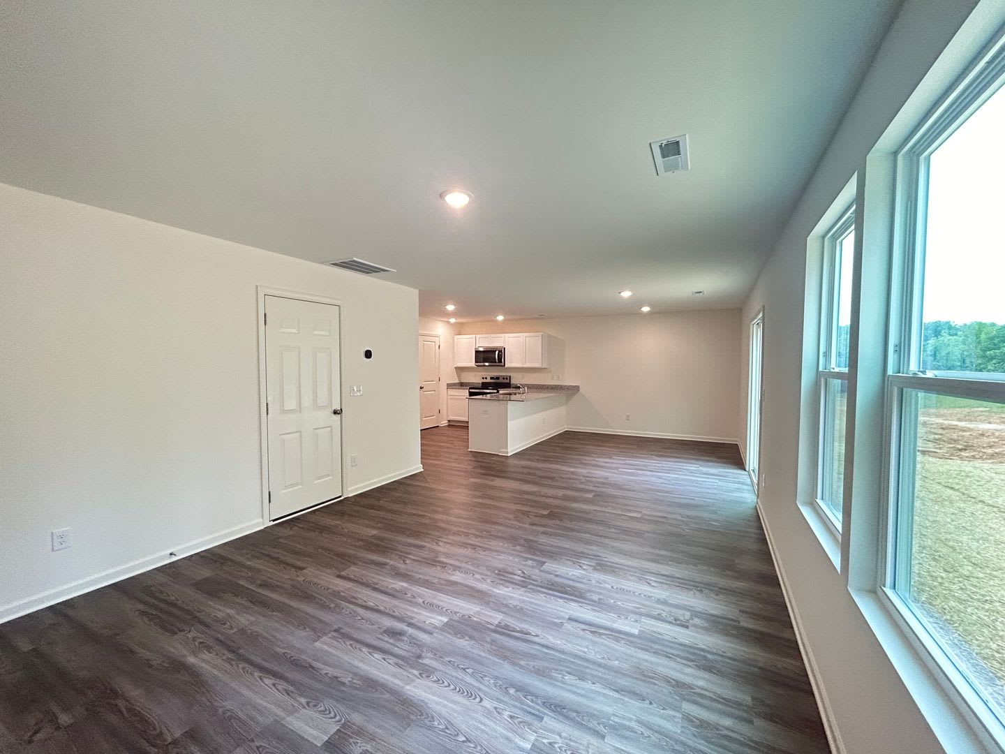 Like New 2 Story 4 Bedroom 2 5 Bath Home In The Windcrest Acres Community In Asheboro W 1 Car Garage Large Yard – photo 4