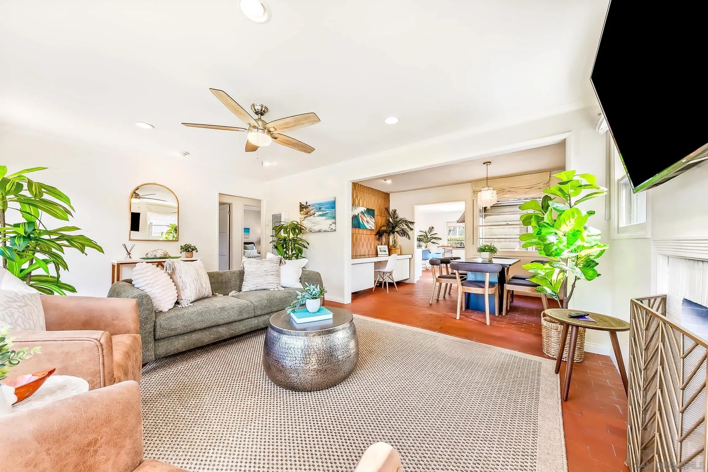 723 Arenas – photo 1