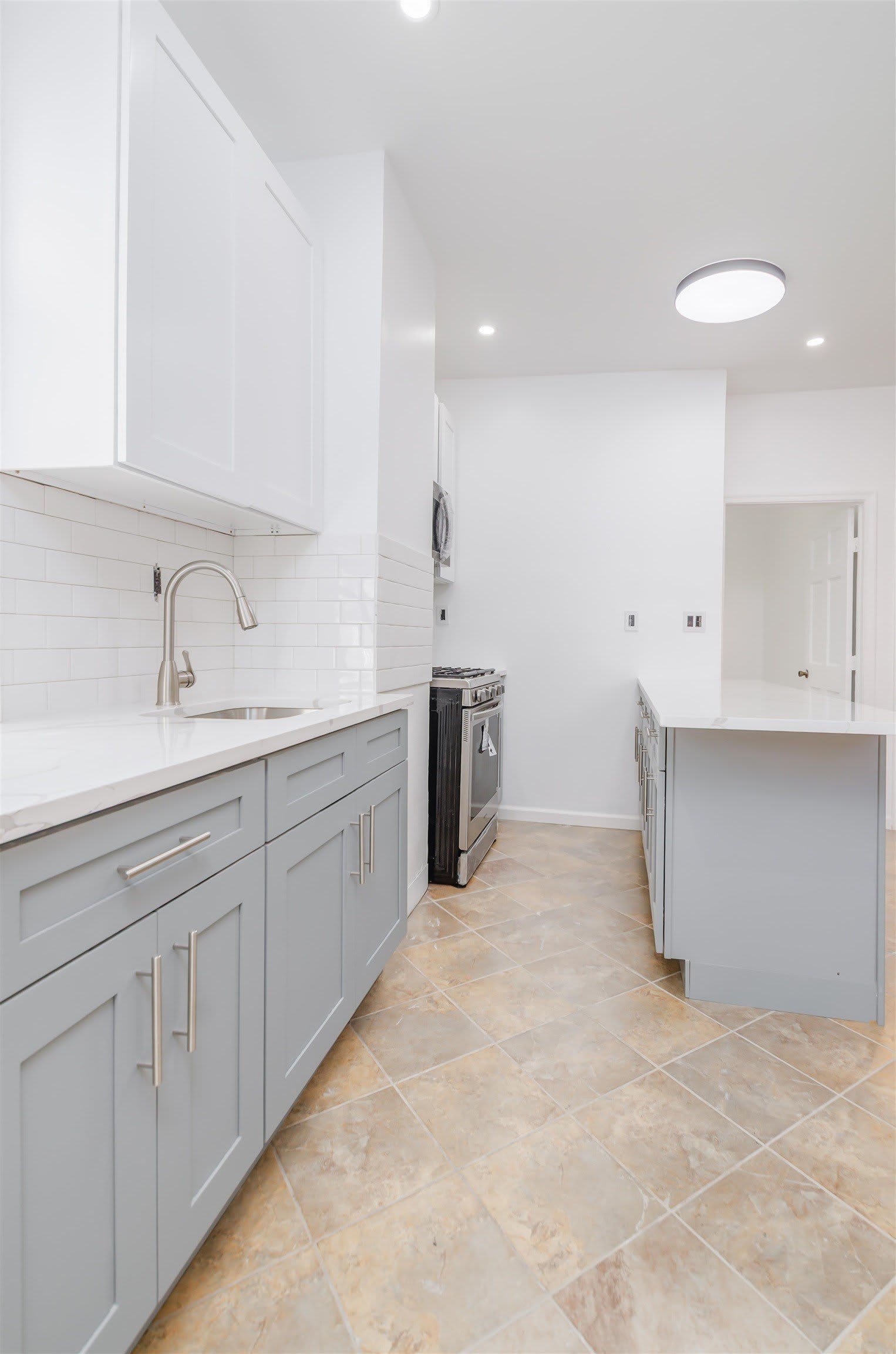 147 AVENUE E – photo 4