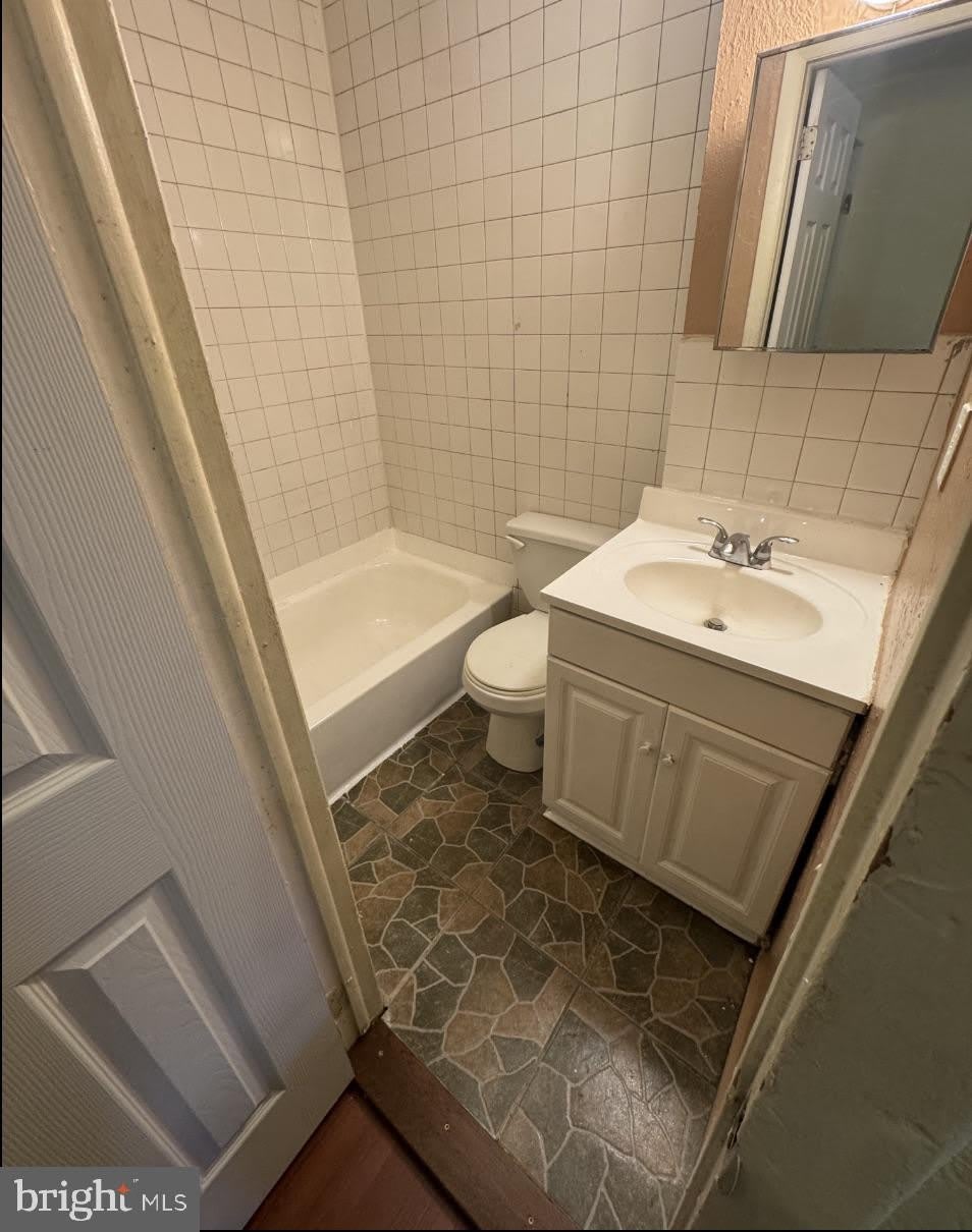 2148 N NEWKIRK Street – photo 2