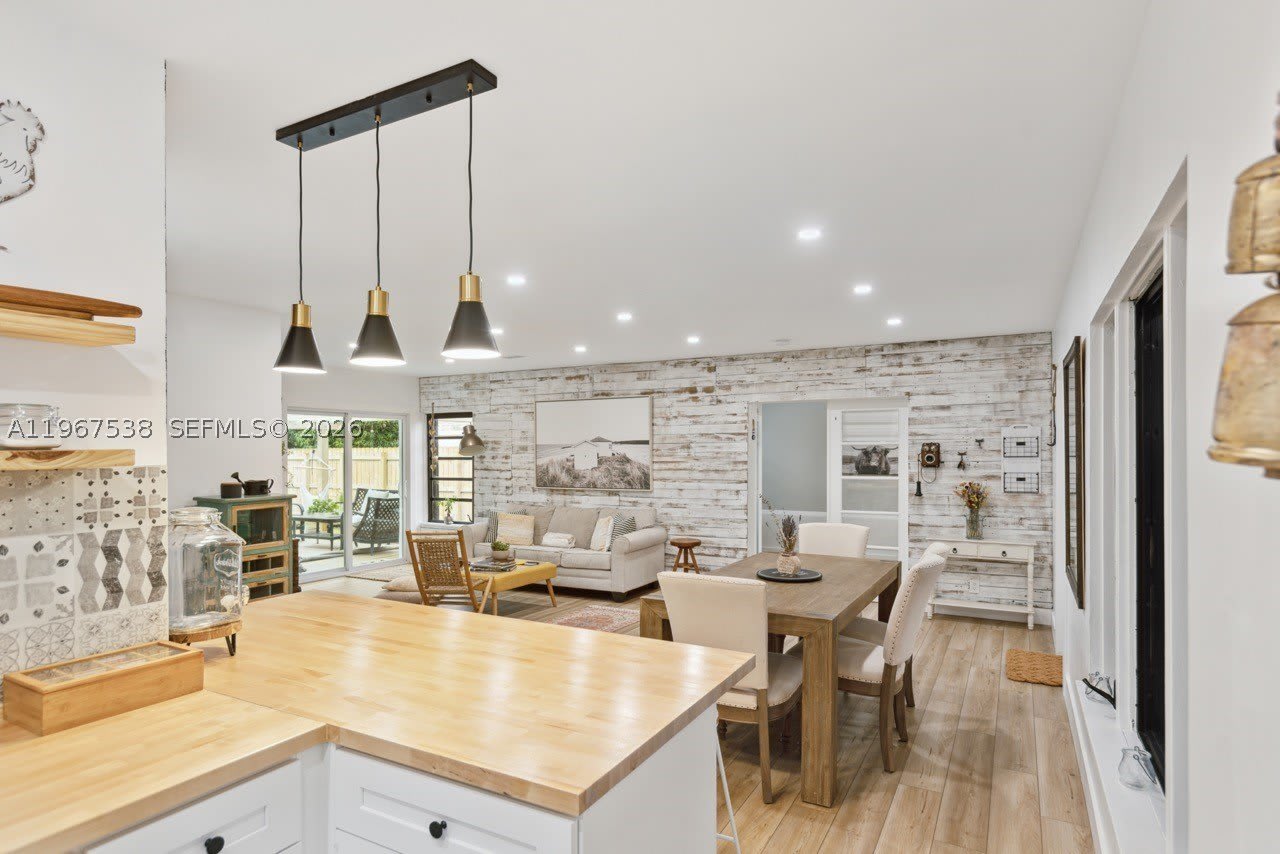 1512 NW 4th Ave – photo 1