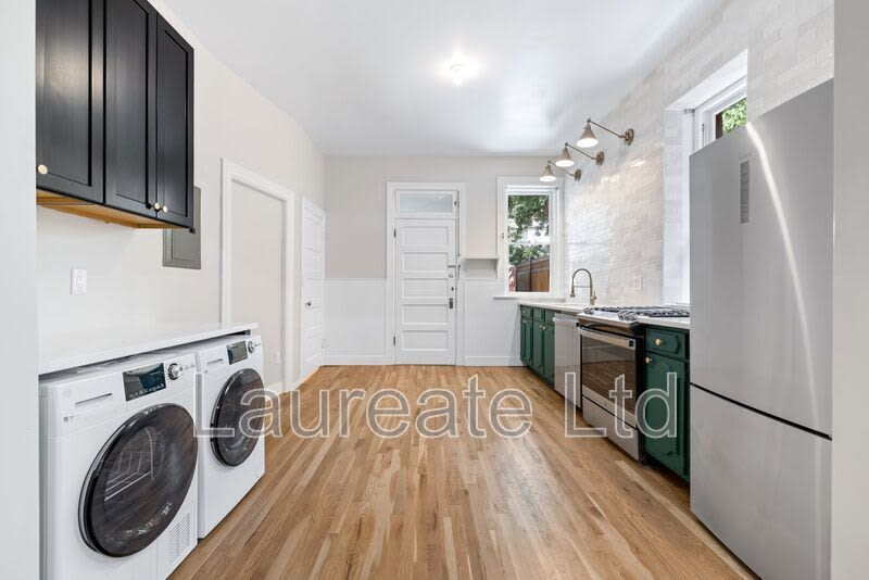 1126 Lafayette St – photo 4