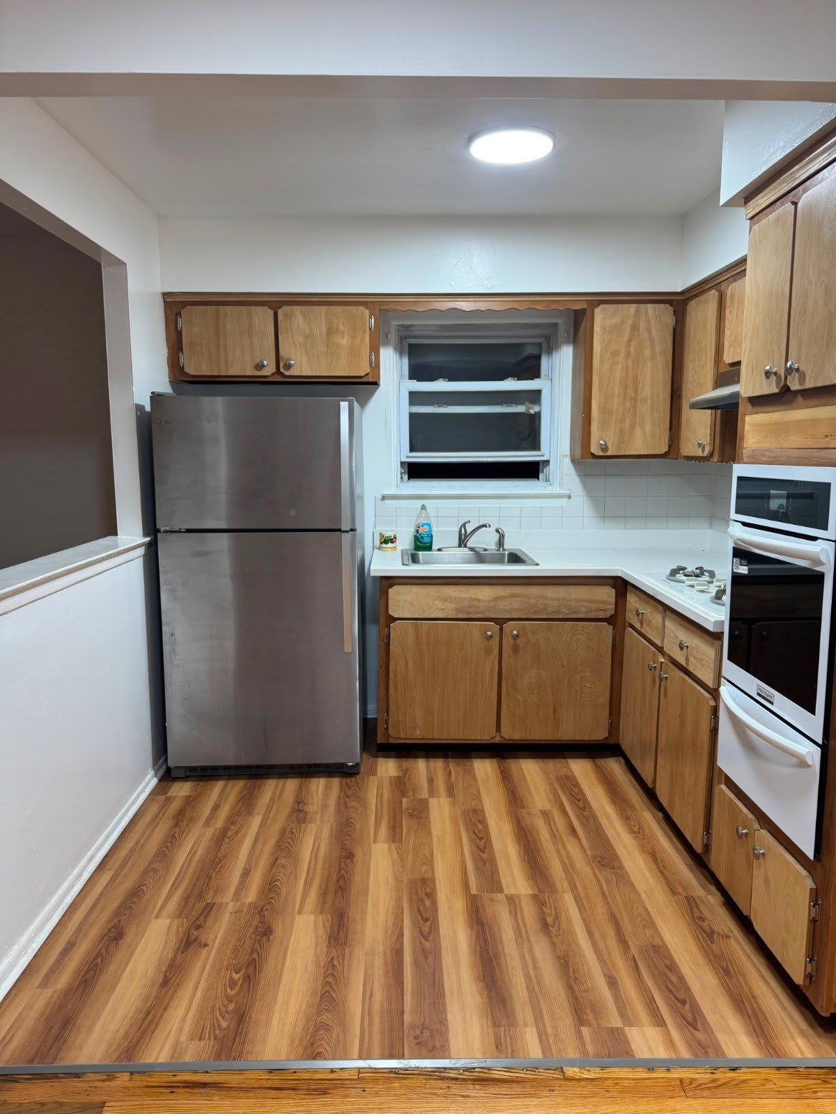 1115 Saint Lawrence Ave – photo 2