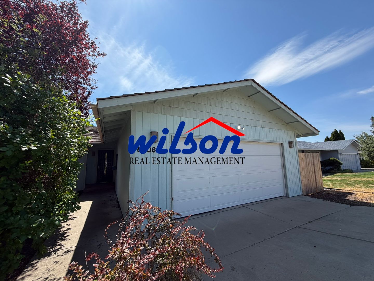 Hilltop 3 Bedroom Home With Scenic Orchard Views – photo 1