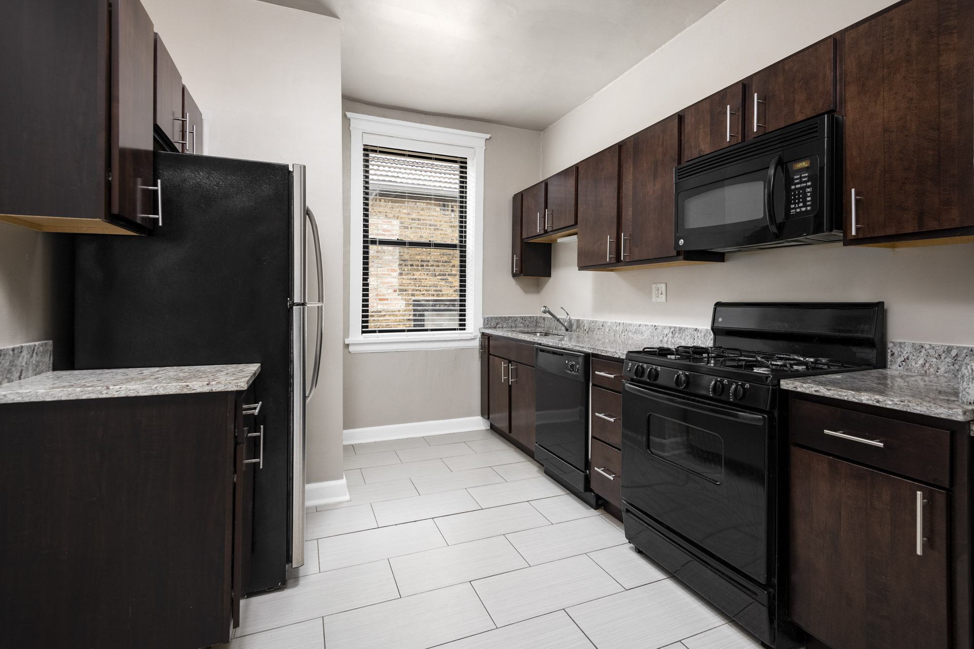 Reside On Irving Park – photo 2